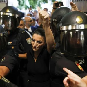 Macarena Olona: El Agarre y Aplomo de una Diva